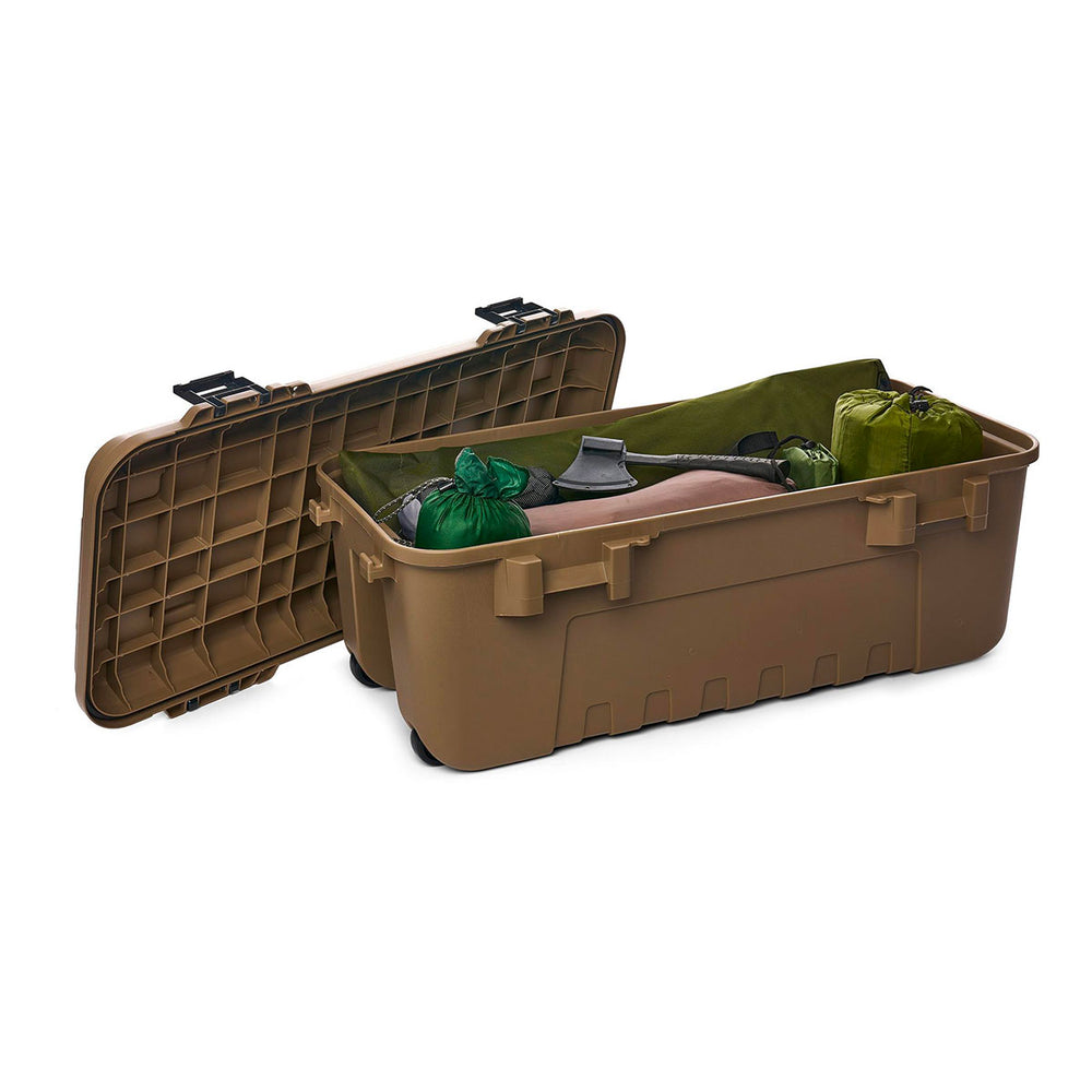 BAULE - PLANO - SPORTSMAN'S TRUNK LARGE | 27GAL | 102LT | DESERT TAN
