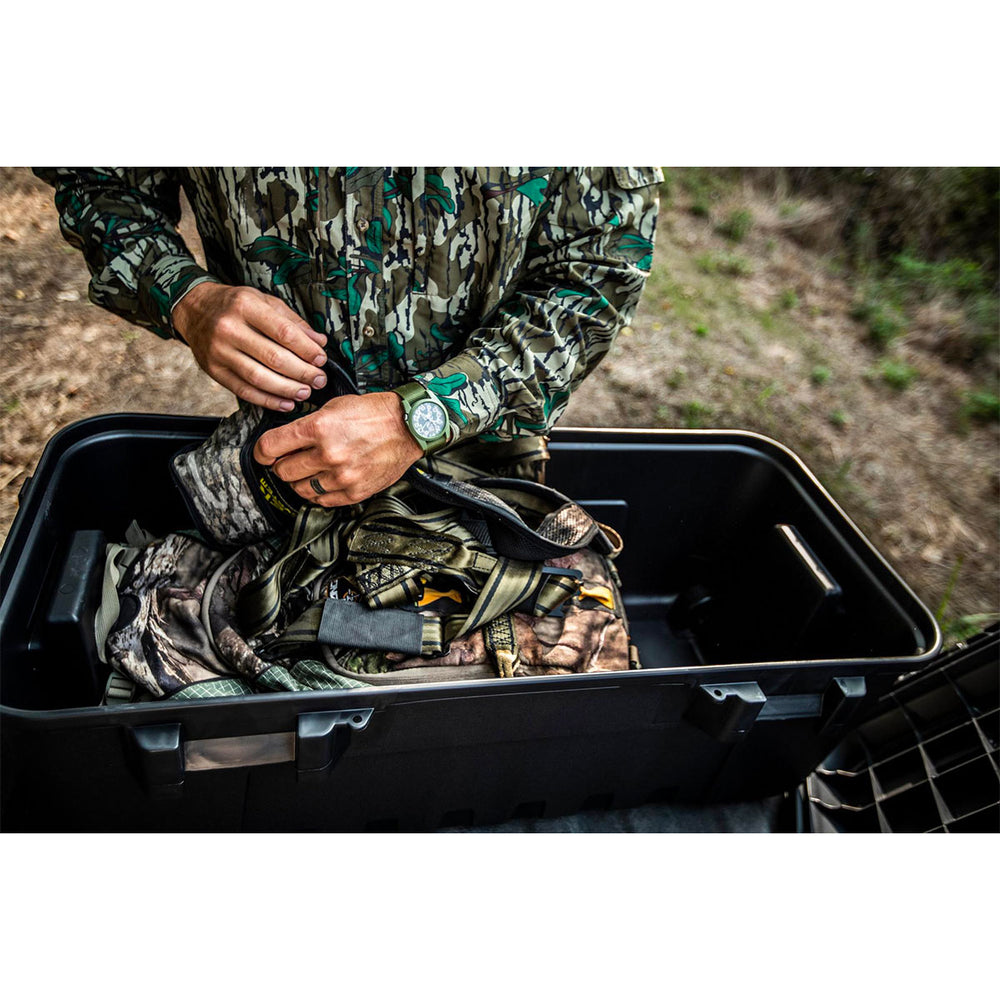 BAULE - PLANO - SPORTSMAN'S TRUNK LARGE | 27GAL | 102LT | DESERT TAN