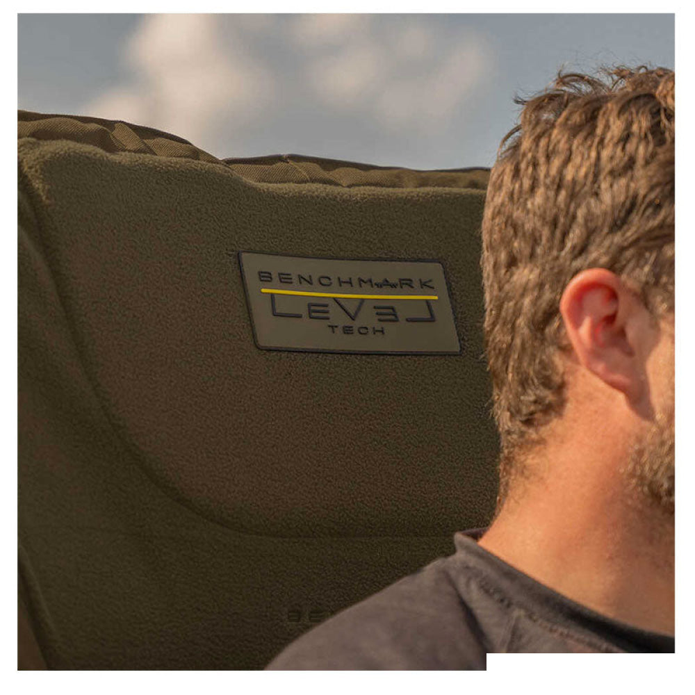 Sedia - Avid Benchmark Leveltech High Back Recliner Chair