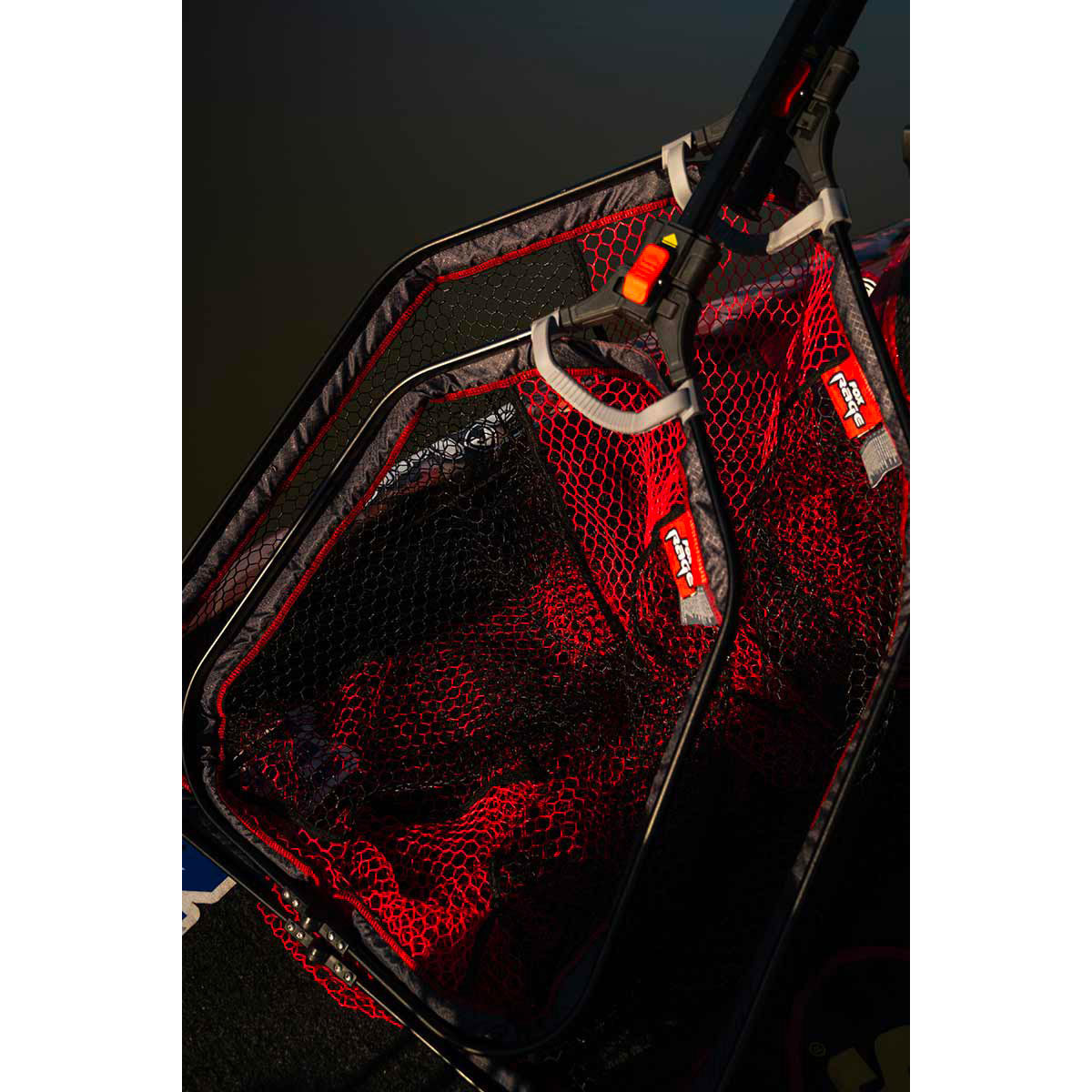FOX RAGE - SPEEDFLOW COATED LANDING NET MEDIUM FOLDING