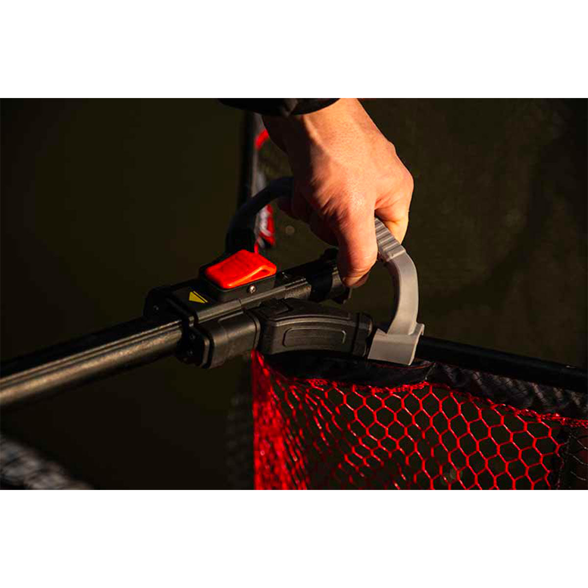 FOX RAGE - SPEEDFLOW COATED LANDING NET MEDIUM FOLDING